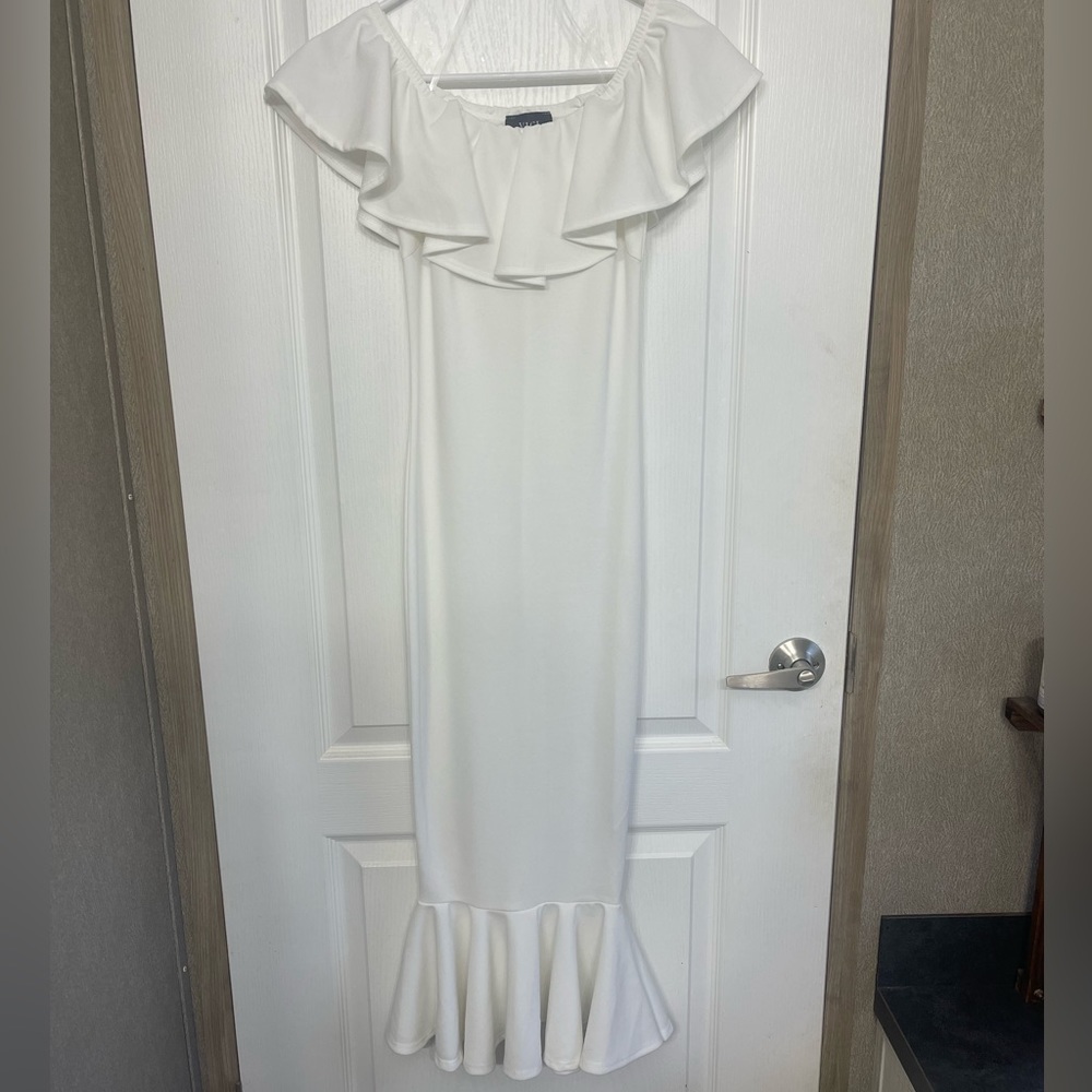 Vici off the shoulder white dress